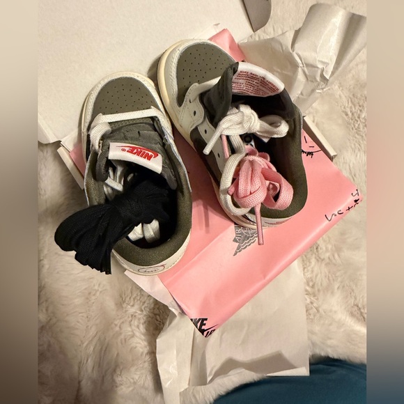 Jordan 1 Low OG SP size Toddler 6c - Picture 3 of 8